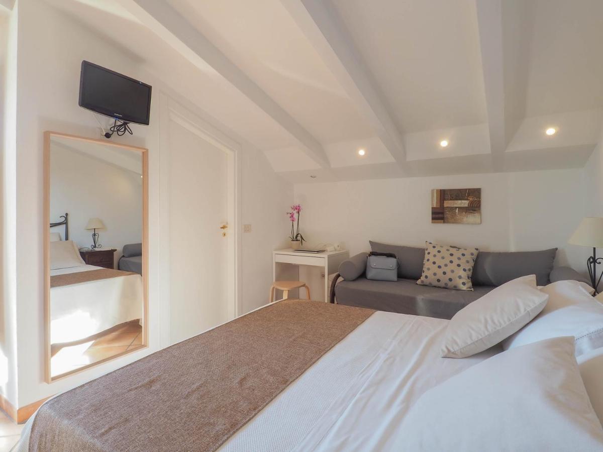 פאלינורו Residence E B&B Villamirella מראה חיצוני תמונה