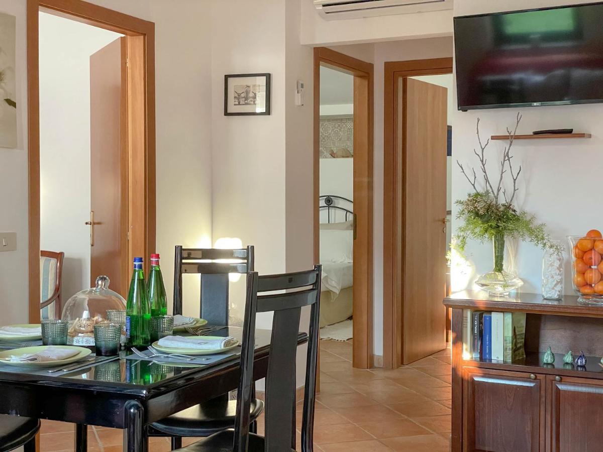 פאלינורו Residence E B&B Villamirella מראה חיצוני תמונה
