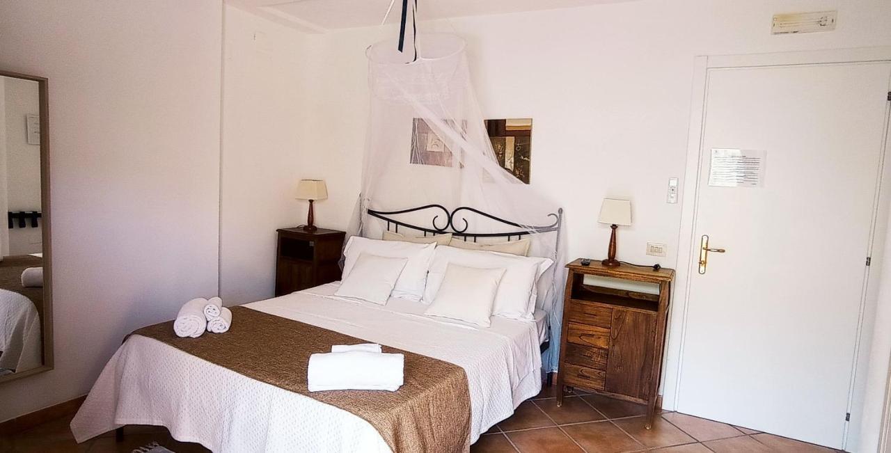 פאלינורו Residence E B&B Villamirella מראה חיצוני תמונה