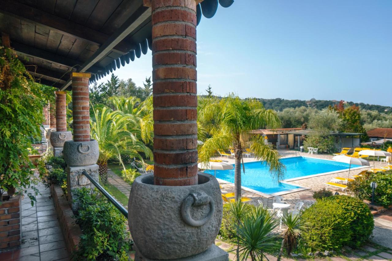 פאלינורו Residence E B&B Villamirella מראה חיצוני תמונה