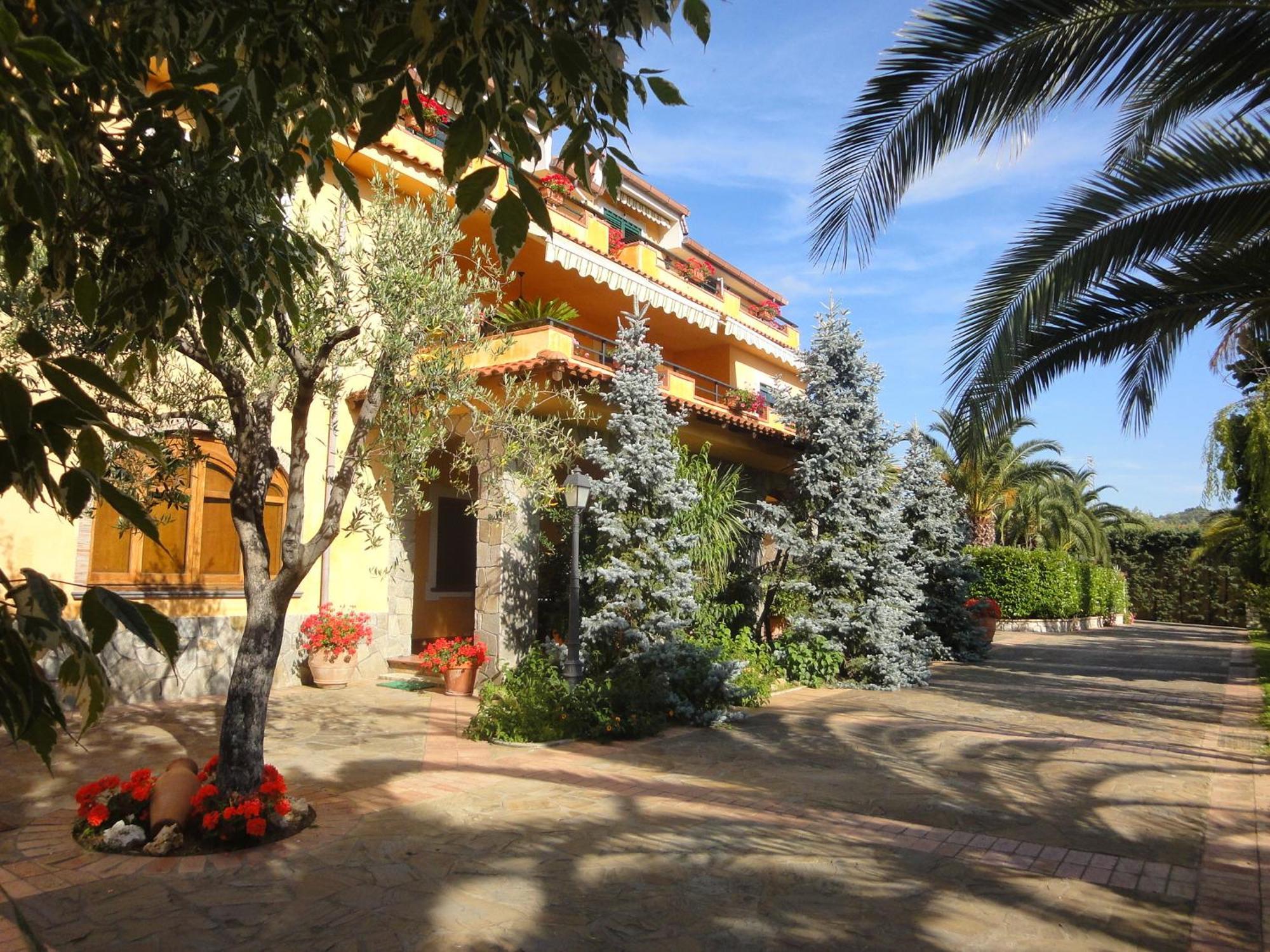 פאלינורו Residence E B&B Villamirella מראה חיצוני תמונה