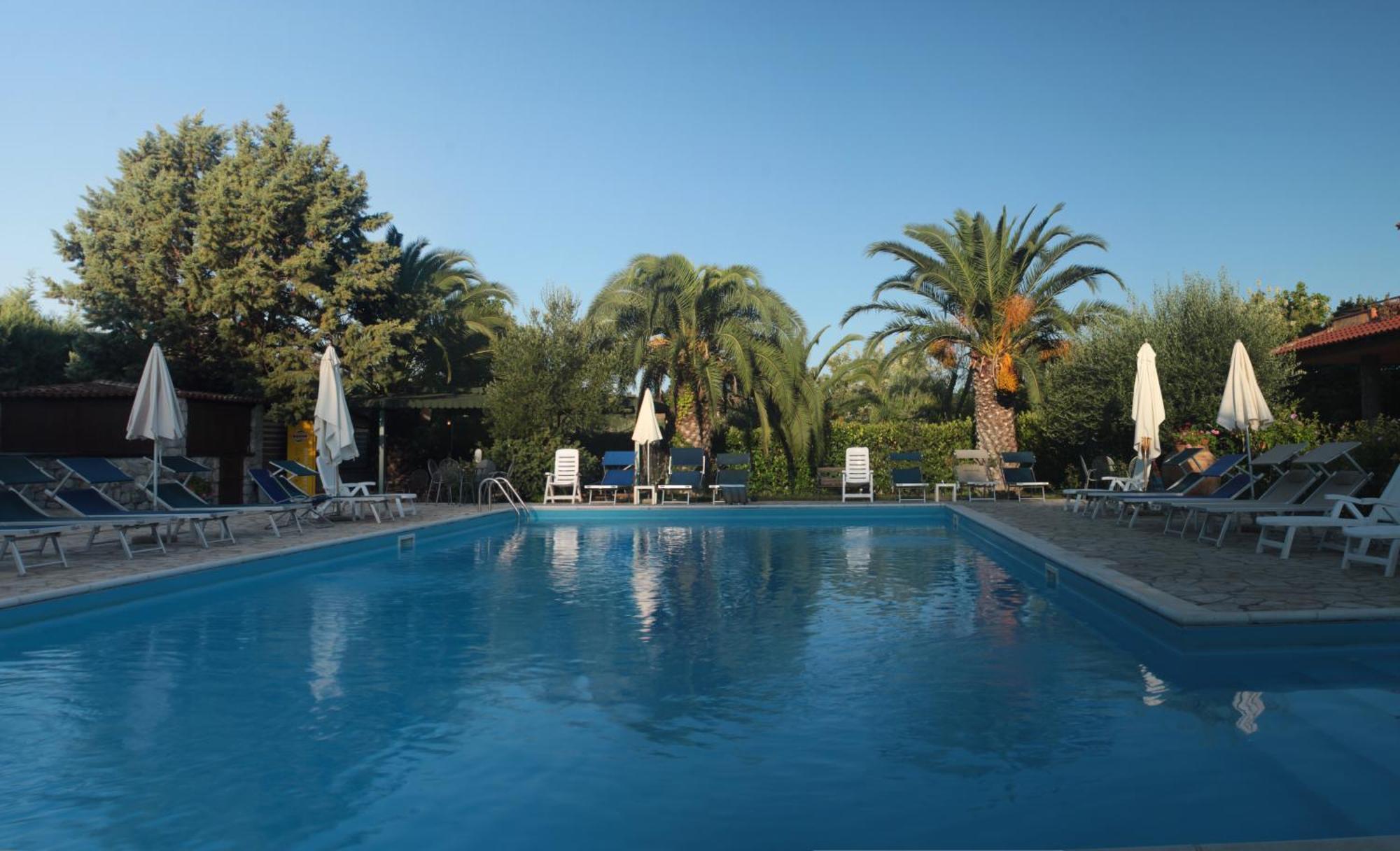 פאלינורו Residence E B&B Villamirella מראה חיצוני תמונה