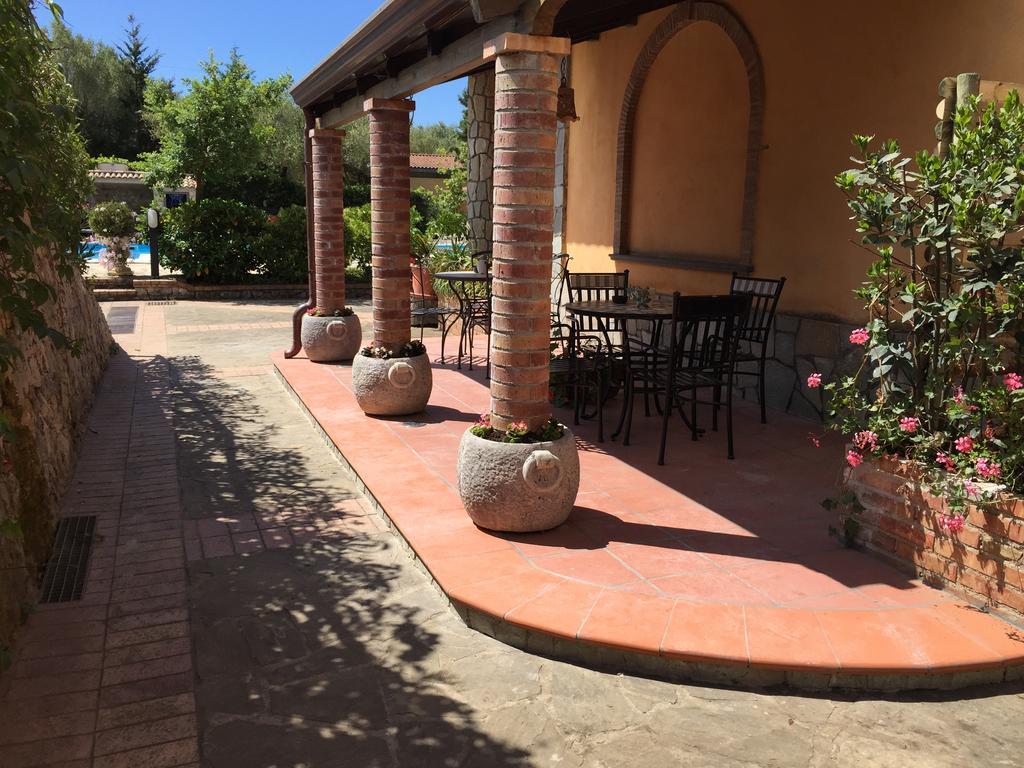פאלינורו Residence E B&B Villamirella מראה חיצוני תמונה