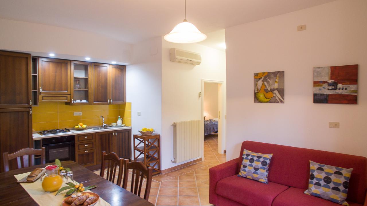 פאלינורו Residence E B&B Villamirella מראה חיצוני תמונה