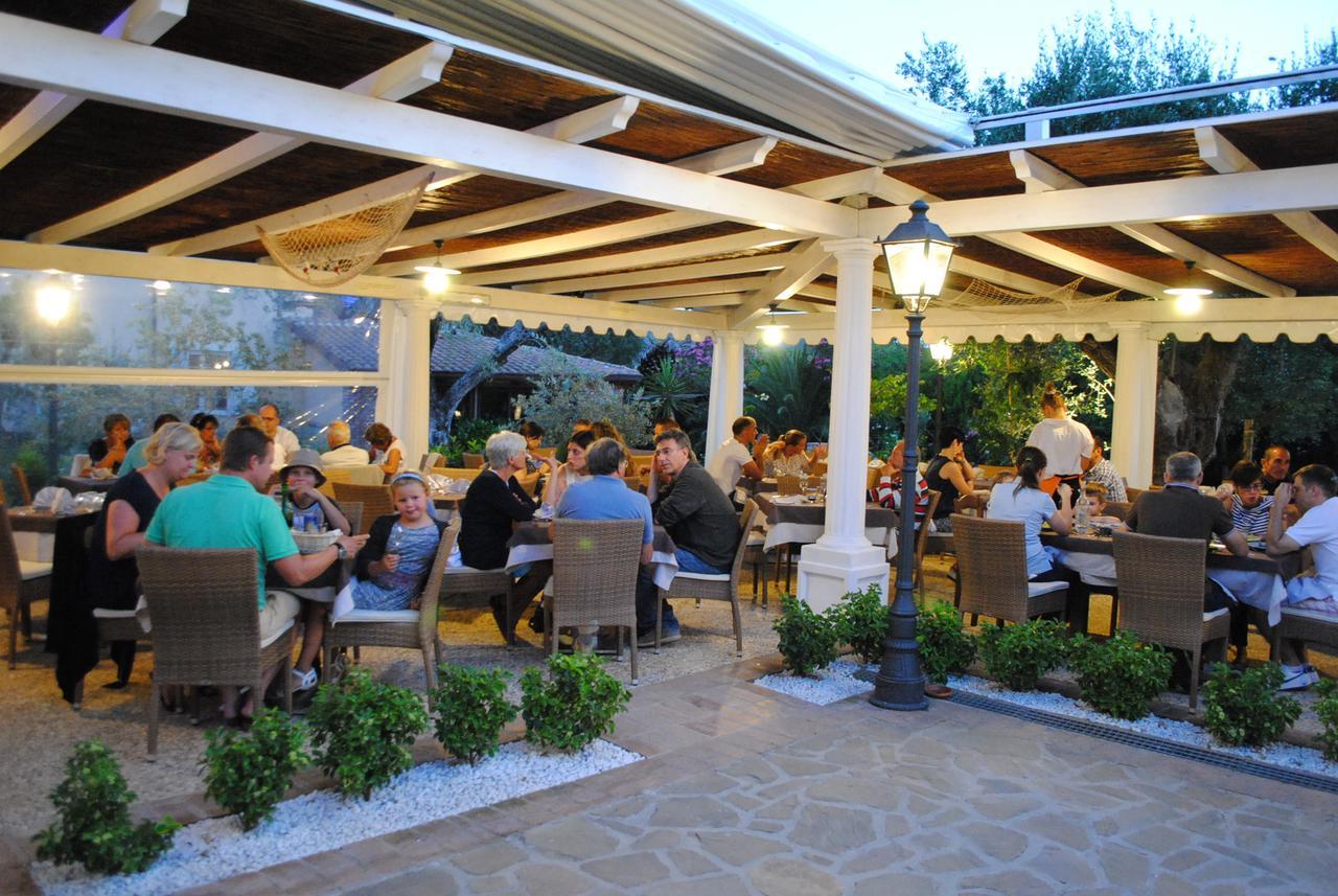 פאלינורו Residence E B&B Villamirella מראה חיצוני תמונה