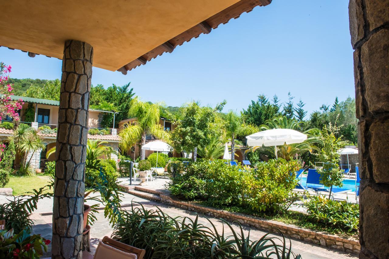 פאלינורו Residence E B&B Villamirella מראה חיצוני תמונה