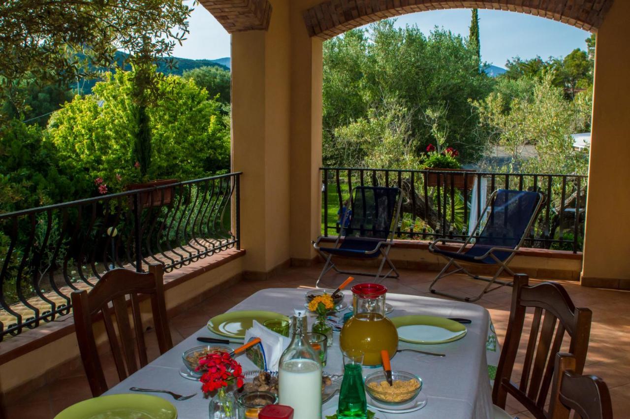 פאלינורו Residence E B&B Villamirella מראה חיצוני תמונה